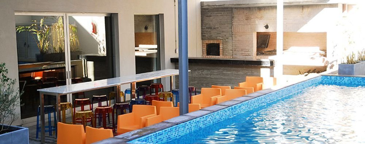 Pool Regency Way Montevideo Hotel en Montevideo