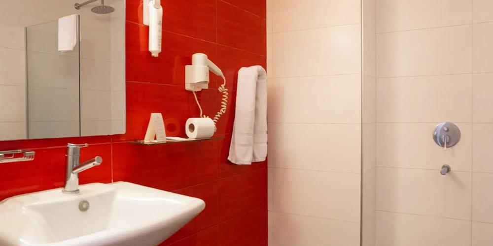 Deluxe Triple Room Regency Way Montevideo Deluxe Triple Room Regency Way Montevideo